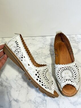Spring Step Brandal Women's white cutout leather laser cut Slip-On size 9